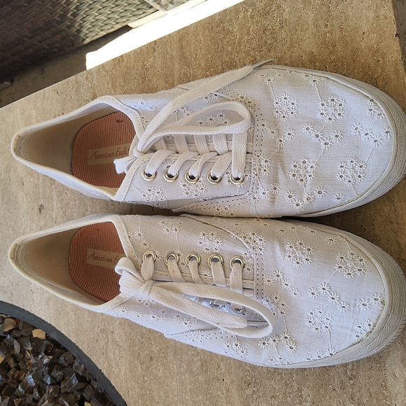 American Eagle White Lace Women's Sneakers Size 8 - Picture 1 of 10